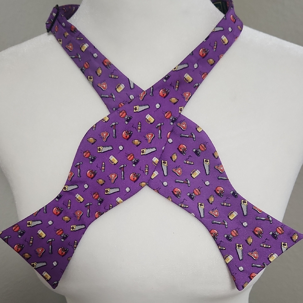 Bird Dog Bay Football BBQ Beer Bowtie